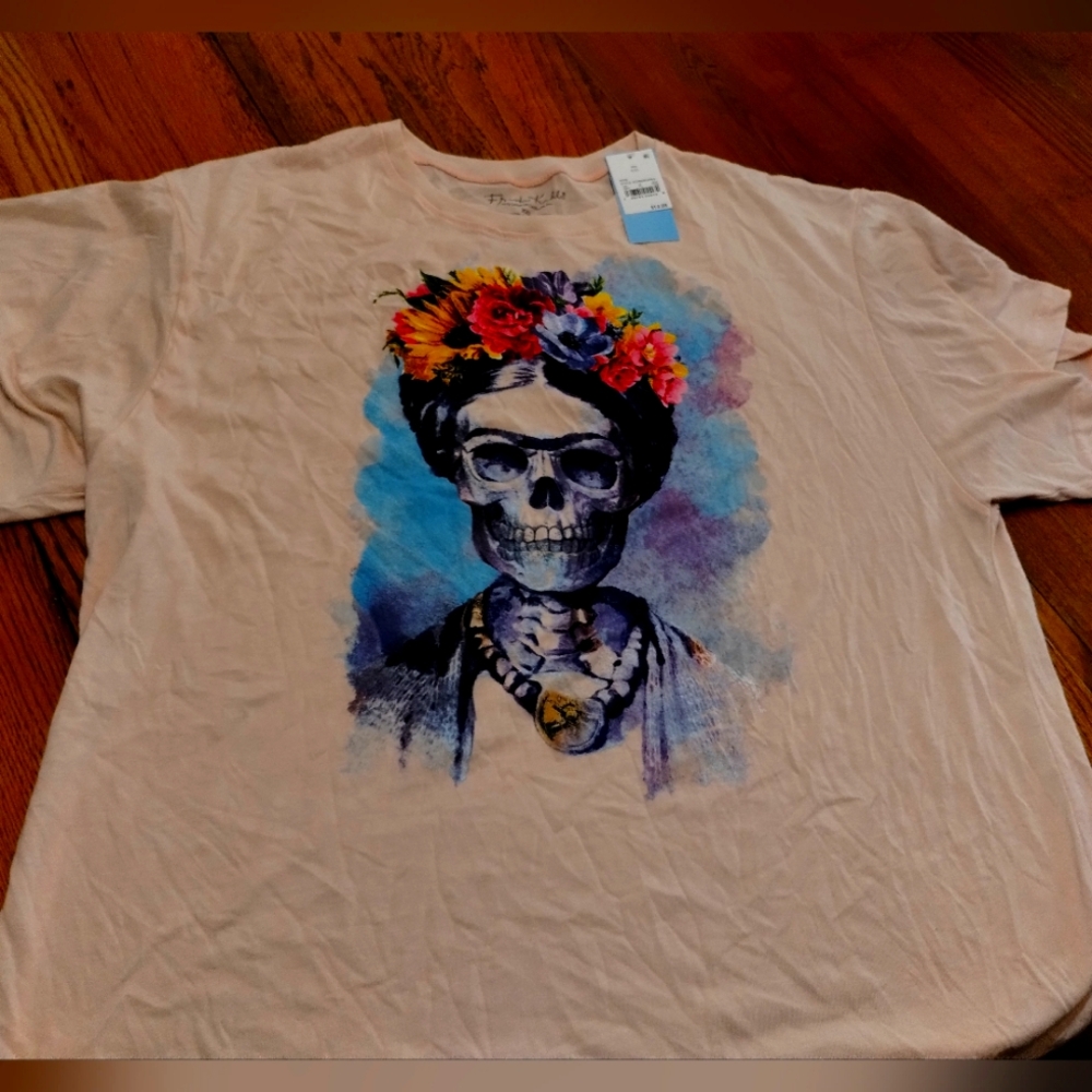 Ladies sz XXL shirt.